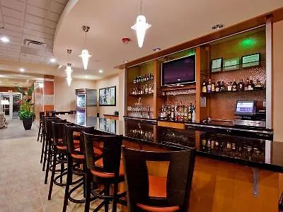Holiday Inn Hotel & Suites Gateway By Ihg Williamsburg 3*,